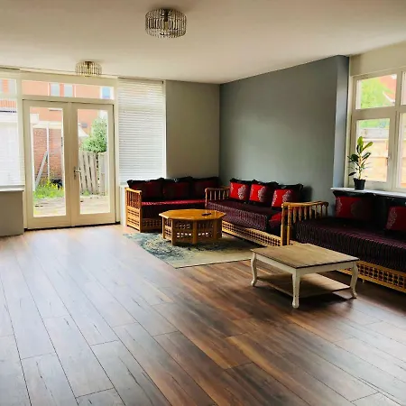 Villa / Full House In/border Amsterdam *